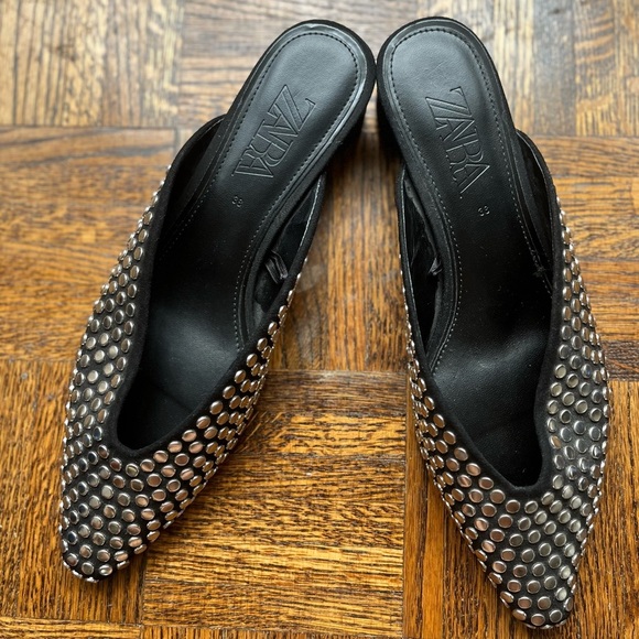 ZARA Black Pointy Silver Sudded Low-Heeled Mules (Sz 38) - Picture 9 of 11